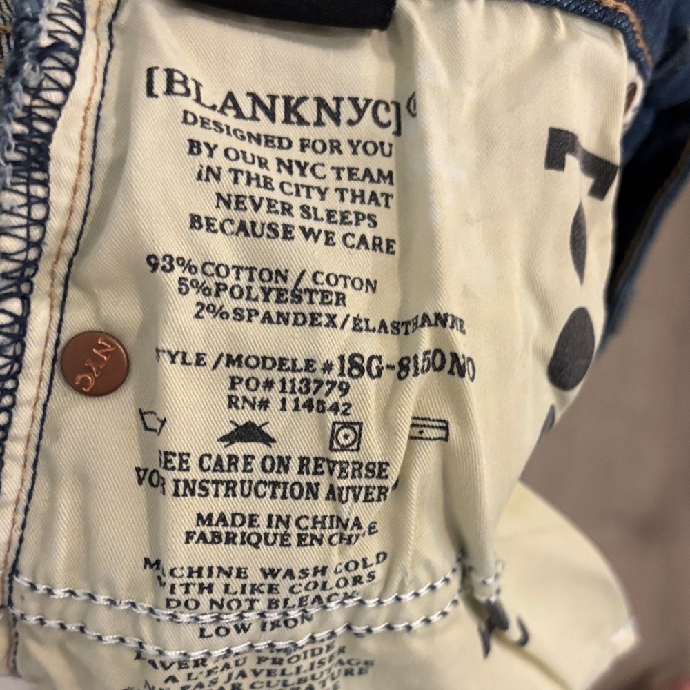 NEW- Blank NYC Dark Blue Distressed Jean Shorts - Picture 6 of 6